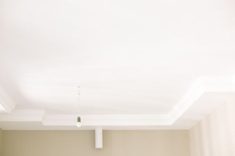 Какие инженерные системы проходят в потолке white box?