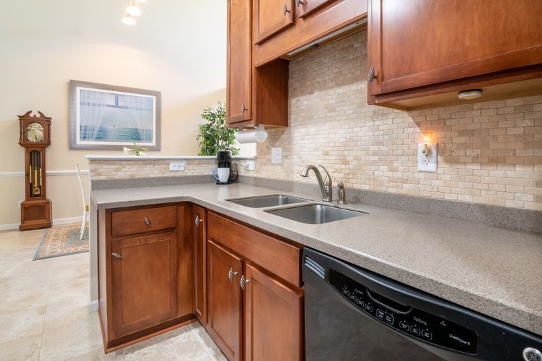 Нужно ли скрывать коммуникации на кухне в индустриальном стиле?
